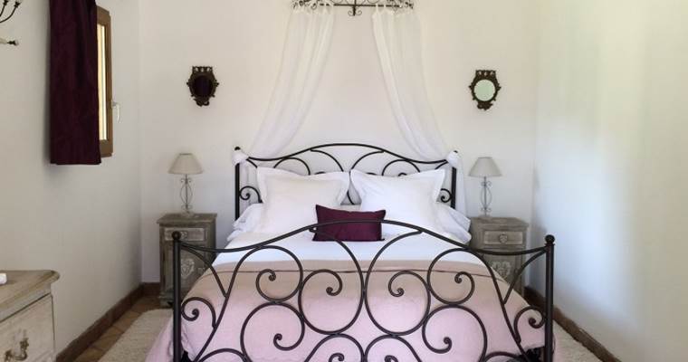 Chambre Pinède - Le Deffends de Redon