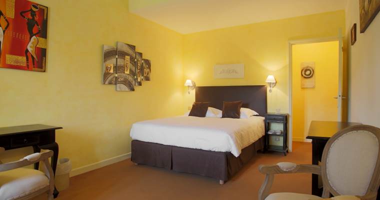 Chambre Marron ou équivalent 2 à 4 couchages au second niveau du château