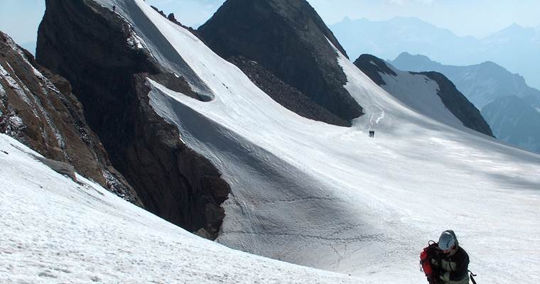 Ascension guidée du Vignemale par les guides de Caminando