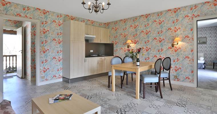 Gîte Junior Suite Gentilhommière 31-32 Cuisine séjour avec balcon au 1er étage annexe