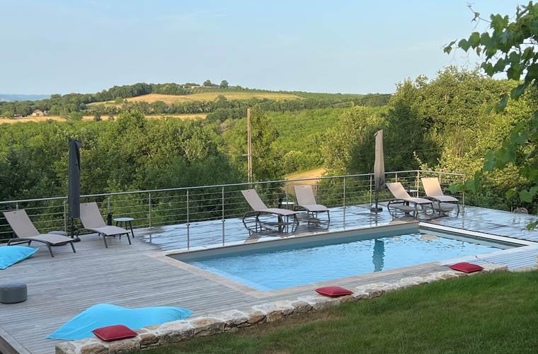 Terrasse vue piscine de la Blanchie Haute