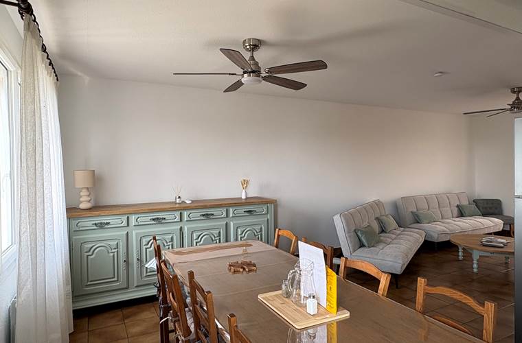 salle-à-manger-salon-retrouvaille-amis-familles-aveyron