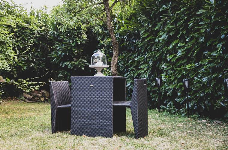petit coin de jardin avec table