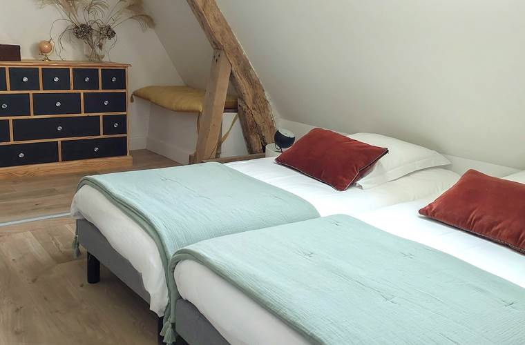 2e chambre lit 160x200 ou 2x 80x200 #ClosSaintJoseph_GiteLesEcuries