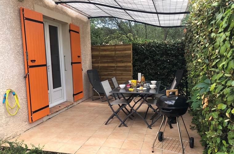 Les Mazets du Rouret - Che^ne Vert terrasse tranquille