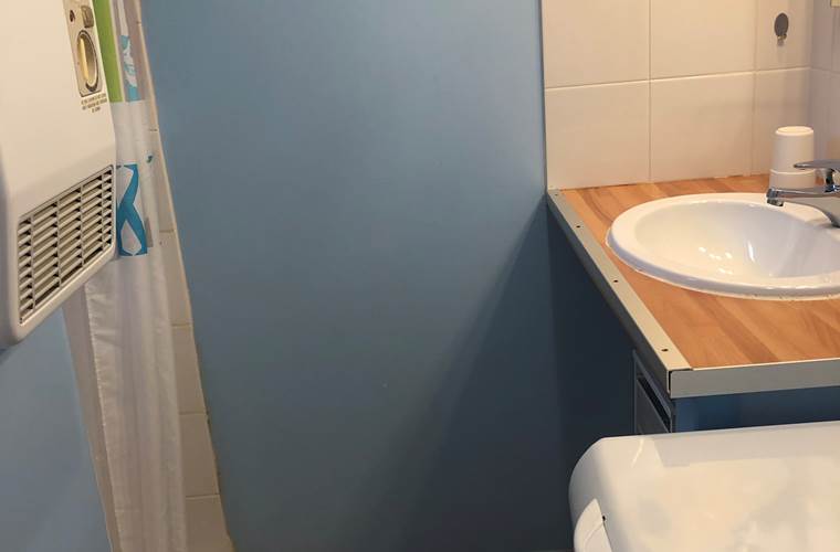 Les Mazets du Rouret - salle d'eau douche