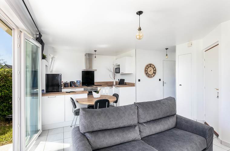 salon_vacance_mer_finistere_pas cher_le relecq kerhuon_chien_evea garden_appartement location