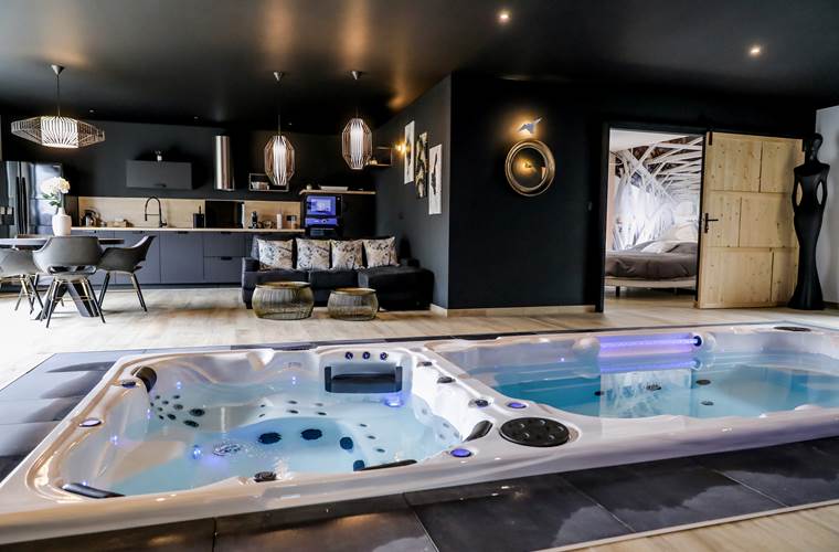 spa mini piscine vue chambre évasion