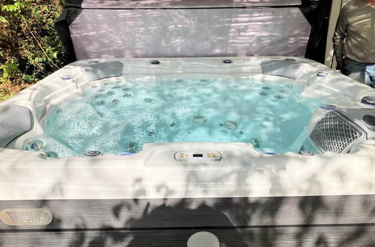 Jacuzzi privatif chauffé à 39 °