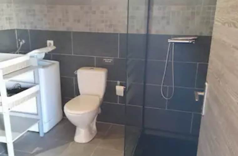 Salle d'eau, toilette, douche