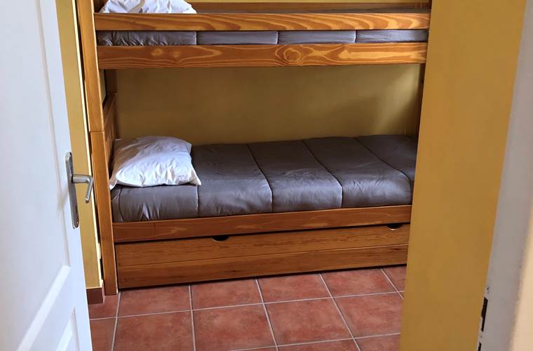 Les Mazets du Rouret - chambre enfants Murier Platane