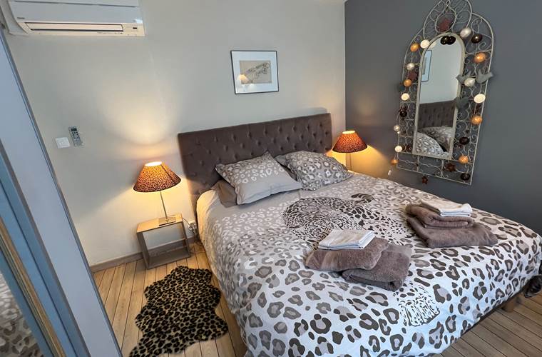 chambre possédant sa propre climatisation