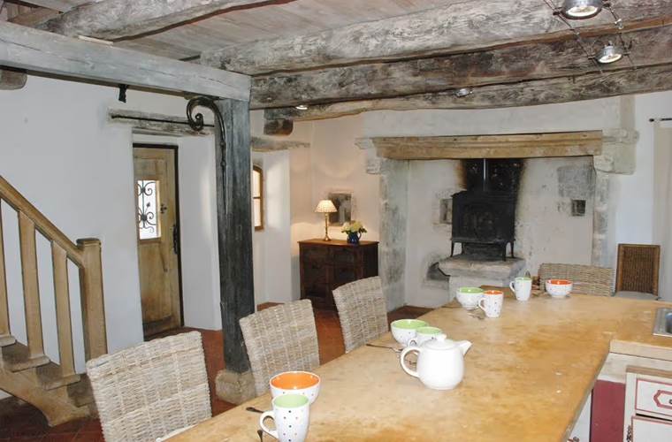 La-Maison-du-Château-salon-spacieux