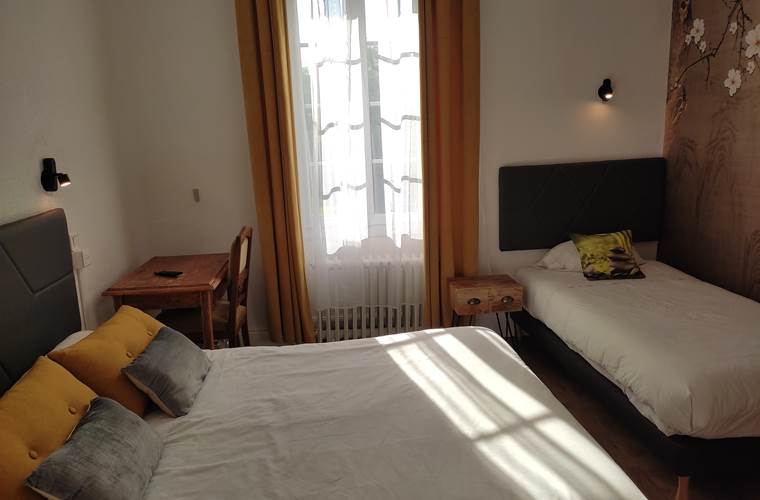 Chambre 8, lits.