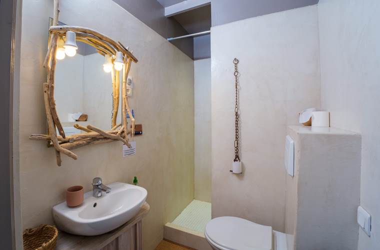 La salle d'eau de la chambre Cirque