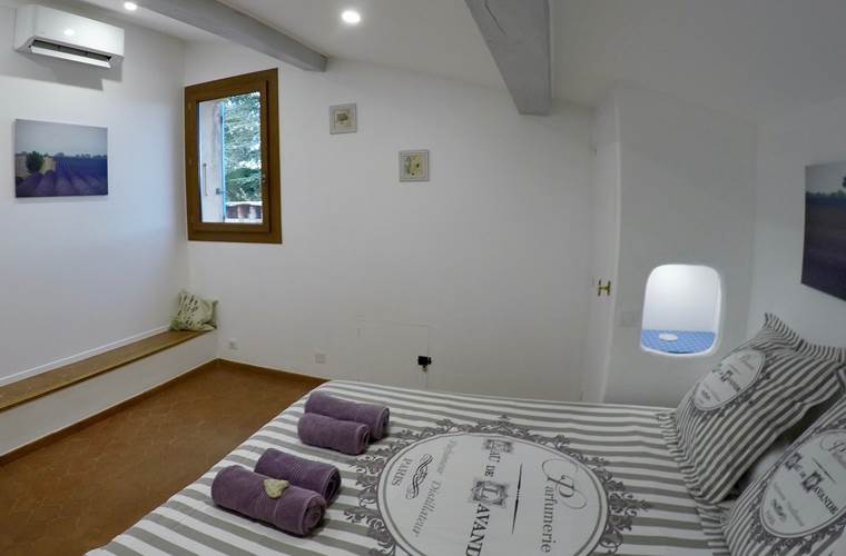 Chambre Provençale dans le gite en Provence