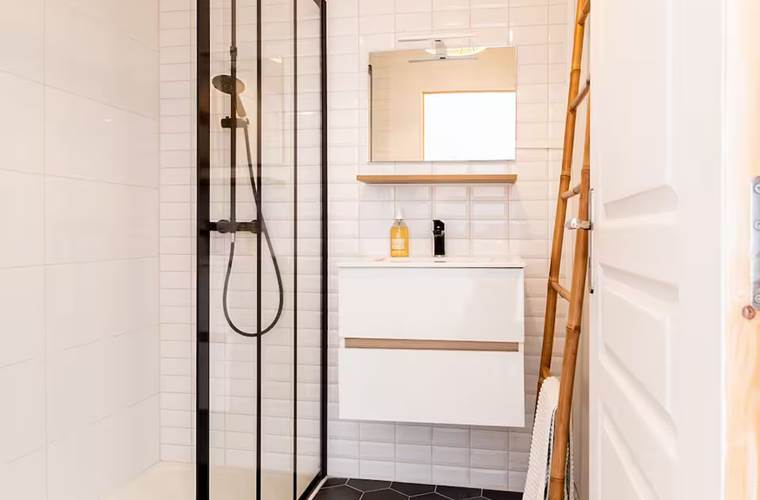 La Bergeronnette - salle de bain - douche à l'italienne, simple vasque
