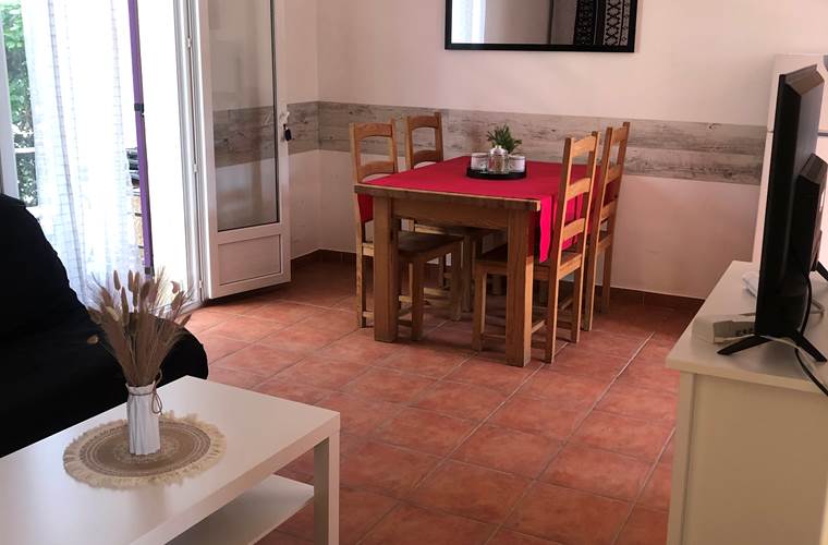 Les Mazets du Rouret - vue sur la table à manger