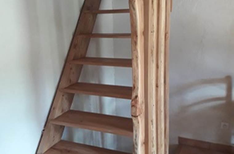 escalier du 1er étage à la 1ere chambre