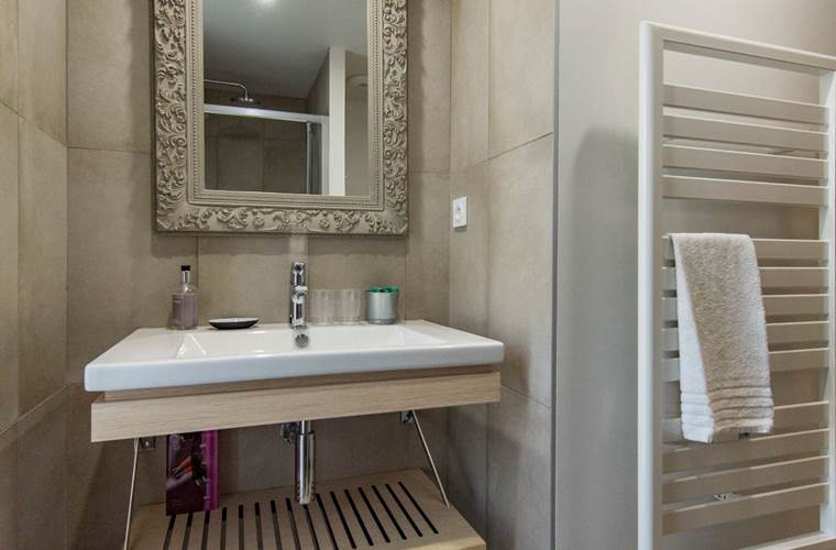 Chambre 1er étage Ouest - dans la salle de bain