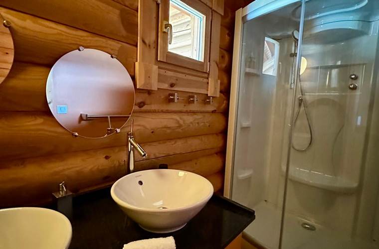 Salle d'eau Chambres communicantes étage