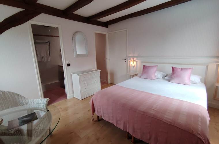 chambre double climatisée, queen size, Rose
