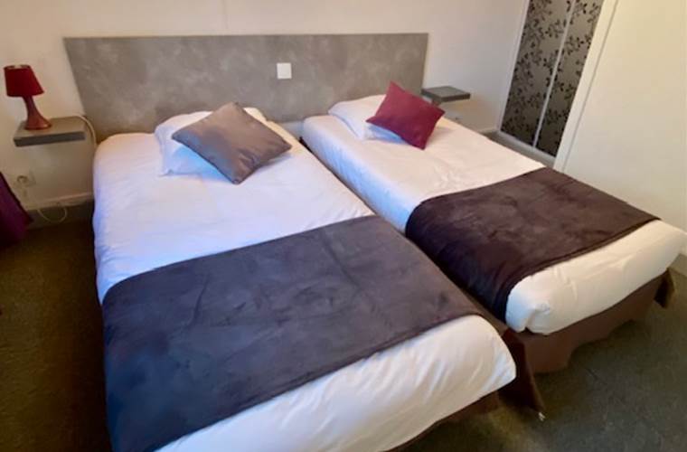 chambre à deux lits