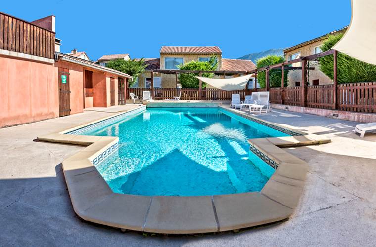 Piscine extérieur chauffée