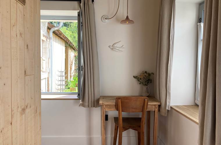 Chambre-Maisonnette-bureau-Maison-Chemin-chambres-d-hotes-Amboise-Touraine-Centre-Val-de-Loire