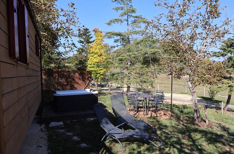 jardin avec SPA privatif