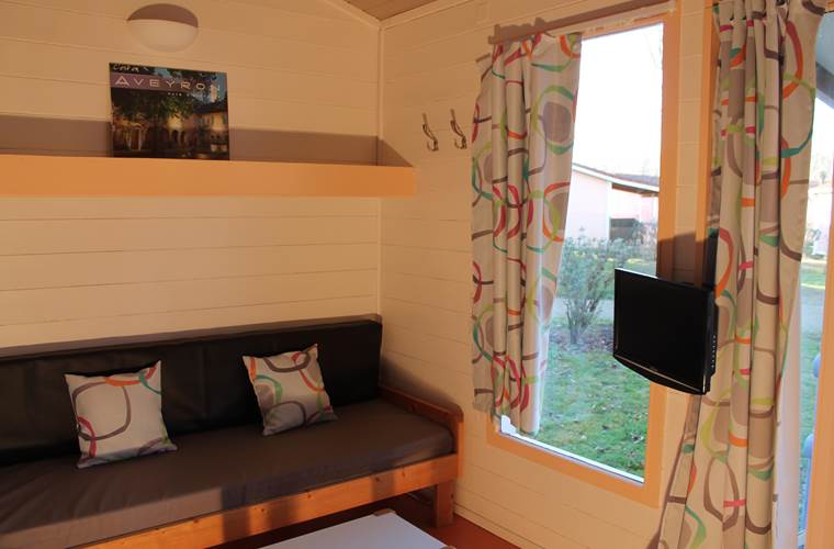 LE-HAMEAU-DES-GENÊTS-Chalet-5-Personnes-Salon-TV