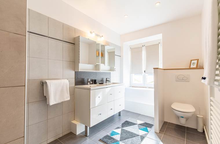 Salle de bain partagée 1