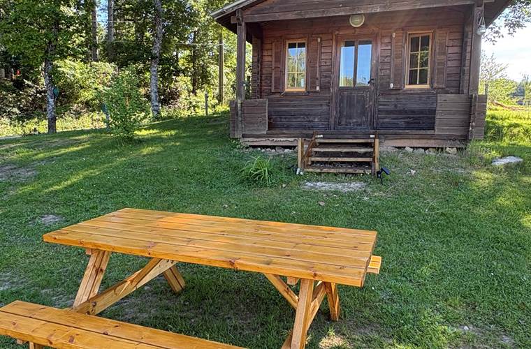 Chalet-mouflon-bois-famille-parc-animalier-saint-hubert-gages