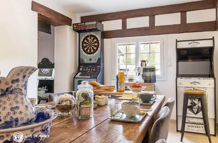 Salle de détente et petit déjeuner