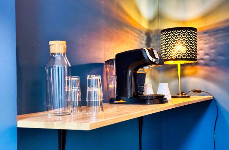 Coin café et boissons mis à disposition dans le spa privatif Le Magnolia