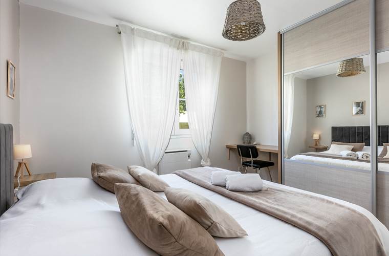 salon_vacance_mer_finistere_pas cher_le relecq kerhuon_chien_evea garden_appartement location