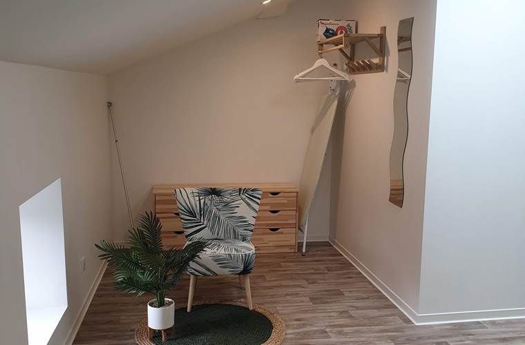 Lo Maïsou - Le gîte de la Vieille Maison de Pensol - Chambre 1 -  rangement