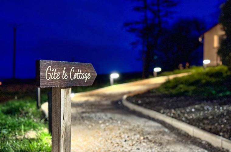 panneau-gite-le-cottage-nuit-location-lauragaise.jpeg