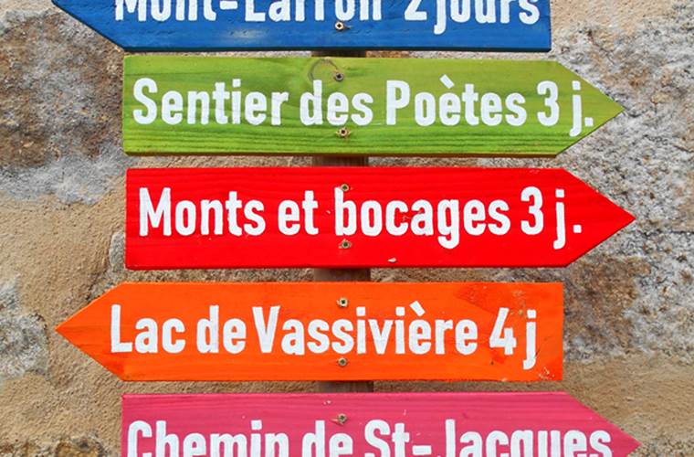 nombreux sentiers de randonnée au départ de la ferme