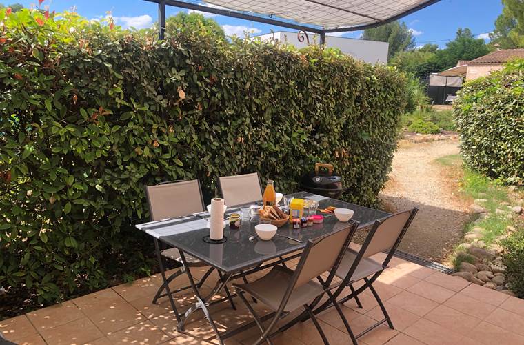 Les Mazets du Rouret - Che^ne Vert terrasse barbecue