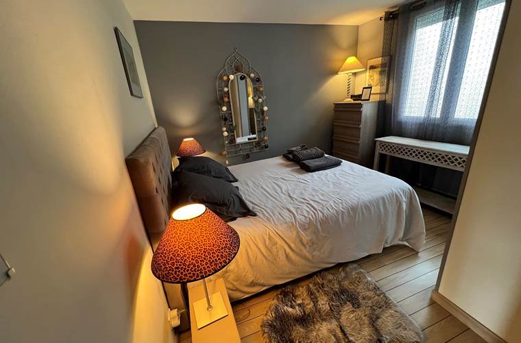 chambre equipée d'un dressing