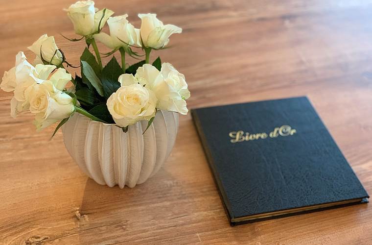 livre d or_chambre_vacance_mer_finistere_pas cher_le relecq kerhuon_chien_evea garden_location