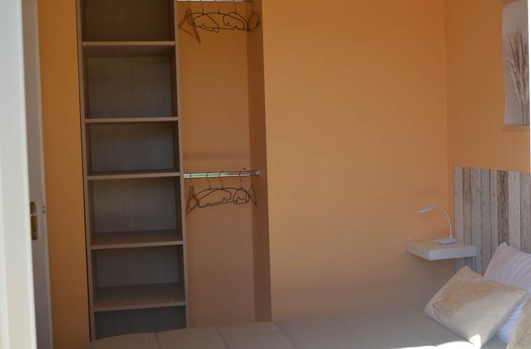 Les Mazets du Rouret - dressing chambre 2