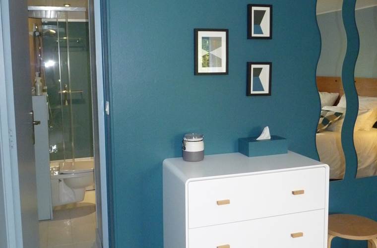 chambre tardoire - suite pour 4 personnes - la vieille maison de pensol
