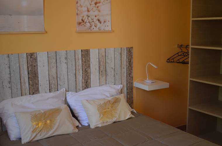 Les Mazets du Rouret - chambre adultes dressing