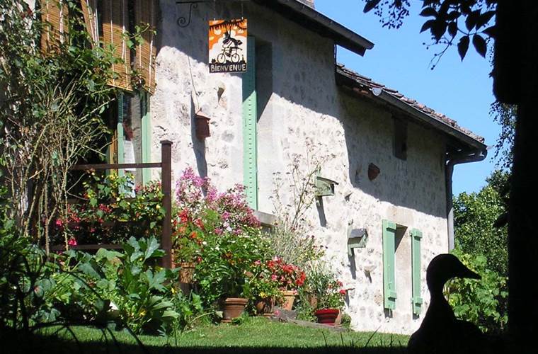 l'accueil (bibliothèque, boutique, café...)