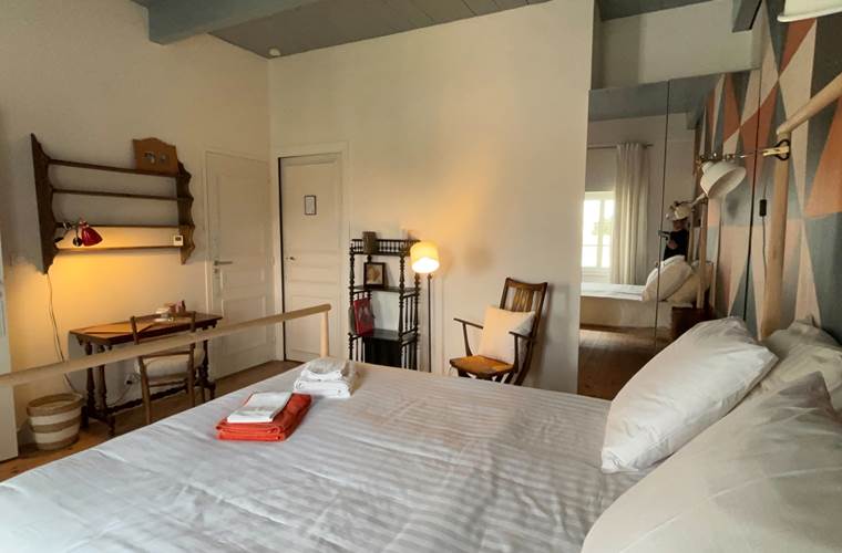 Chambre Sinagot vue sur jardin et mer