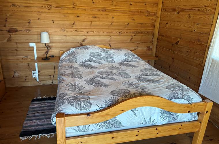 Chalet-daim-couple-bois-famille-parc-animalier-saint-hubert-gages-aveyron
