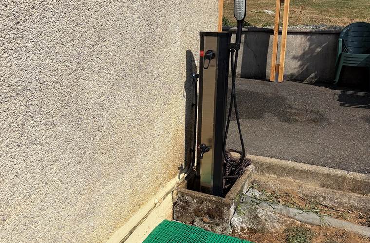 douche-solaire-piscine-exterieur-gages
