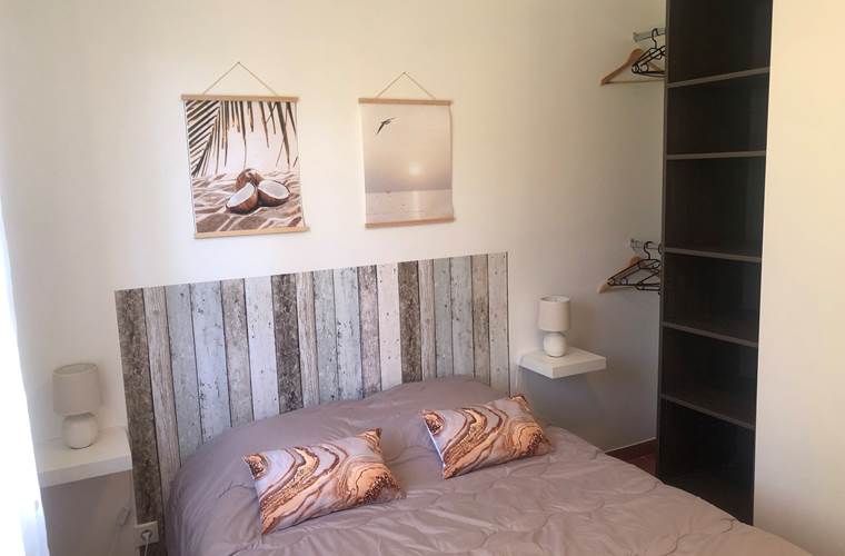 Les Mazets du Rouret - Frêne chambre adultes dressing